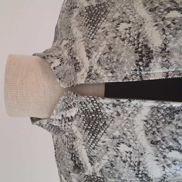 Chico's faux leather vest SZ 2 (L) - Picture 5 of 9